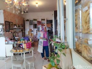 Jual Kue Kering, Wanita Ini Kantongi Ratusan Juta Tiap Jelang Lebaran