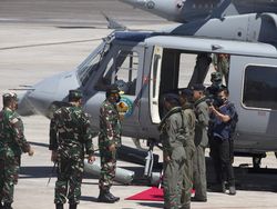 Momen Panglima TNI-Kapolri-KSAL Pantau Pencarian KRI Nanggala-402