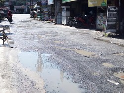 Perbaikan Jl Harmonika-Jl Bunga Ester Medan Tunggu Pengadaan Aspal