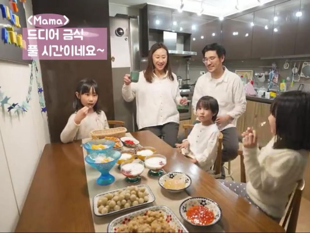 Meriah! Kimbab Family Masak 7 Takjil untuk Buka Puasa di Korea Meriah! Kimbab Family Masak 7 Takjil untuk Buka Puasa di Korea