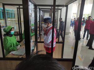 Menhub Tinjau Penerapan GeNose di Bandara Juanda dan Tanjung Perak Menhub Tinjau Penerapan GeNose di Bandara Juanda dan Tanjung Perak