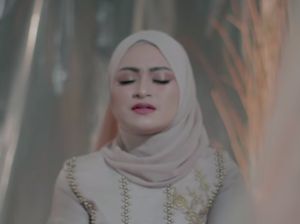 Mualaf, 3 Seleb Rayakan Lebaran Pertama di 2021 Mualaf, 3 Seleb Rayakan Lebaran Pertama di 2021