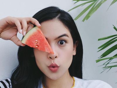 Ngopi dan Ngeteh Jadi Pilihan Maudy Ayunda Saat Santai