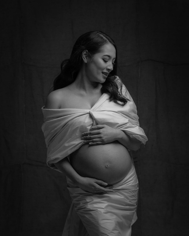 Niken Anjani/instagram.com/nikenanjanii Niken Anjani jalani maternity shoot/instagram.com/nikenanjanii