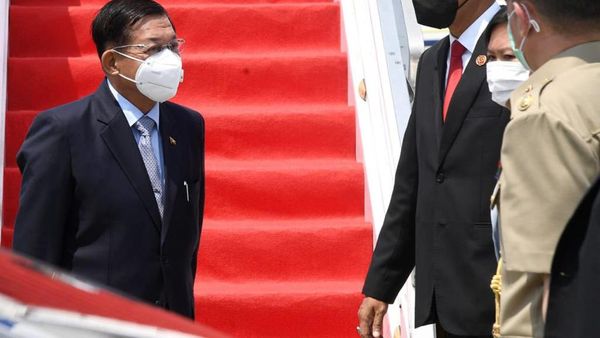 Potret Pemimpin Junta Militer Myanmar Tiba di Bandara Soekarno Hatta
