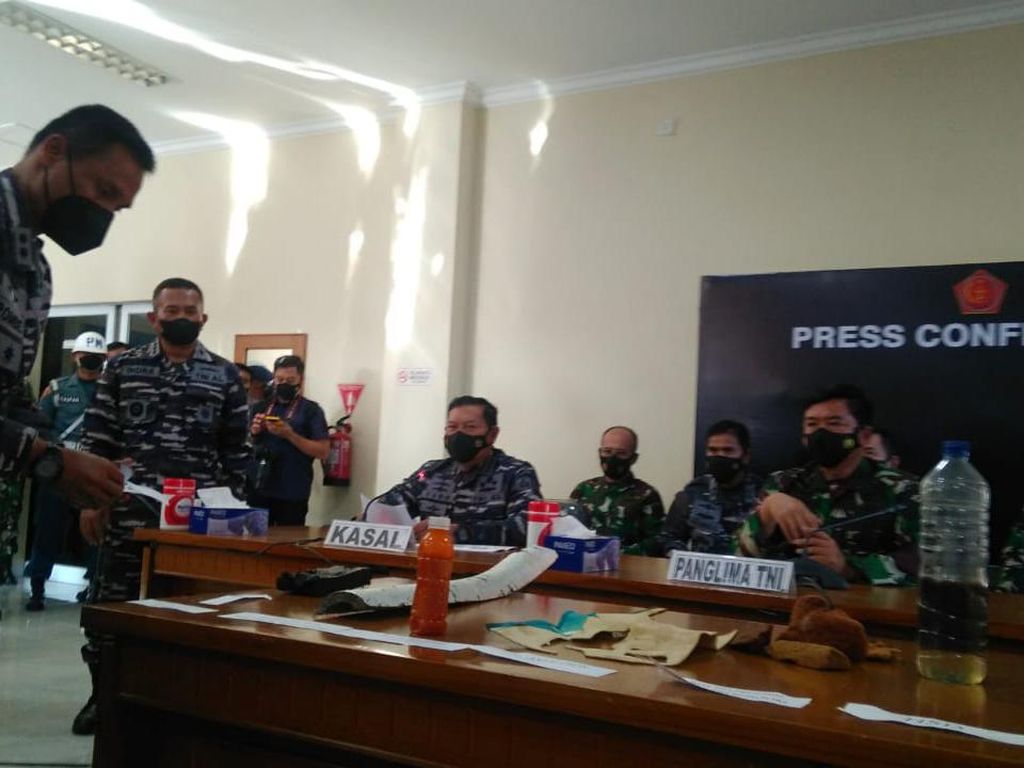 Kondisi 53 Awak KRI Nanggala-402 Belum Bisa Dipastikan Kondisi 53 Awak KRI Nanggala-402 Belum Bisa Dipastikan