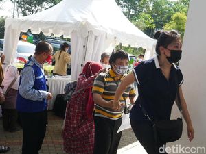 48 Penyandang Tunanetra Jalani Vaksinasi COVID-19 di Bandung Barat