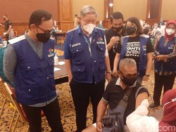 Vaksinasi Lansia, Bima Arya Gandeng Alumni Tiga Perguruan Tinggi