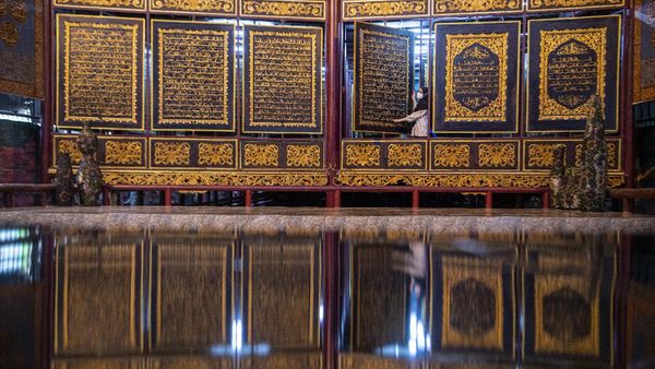 Wisata Religi Alquran Raksasa Ini Ada di Palembang Lho