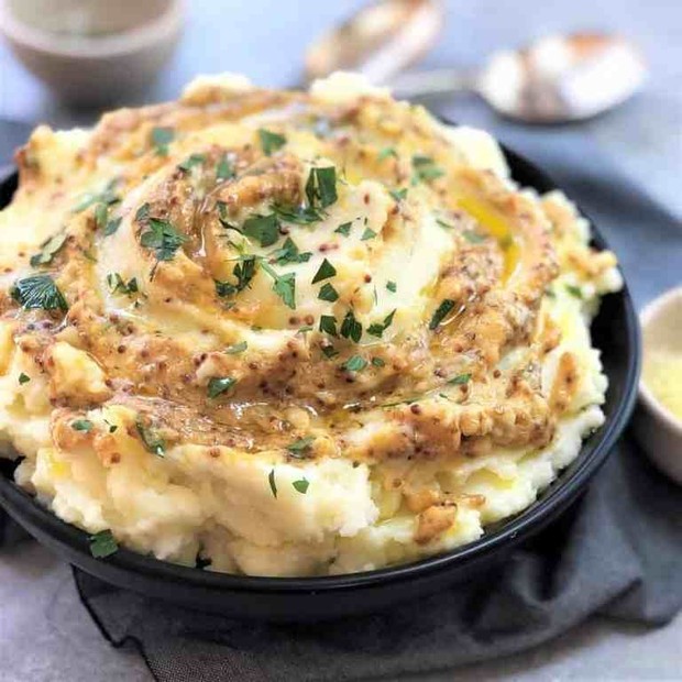 Creamy Mashed Potato/pinterest.com/chefnotrequired Selain rasanya yang lezat, olahan kentang satu ini sudah pasti mengenyangkan sebagai menu sahur.