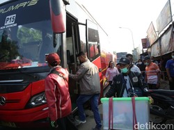 Efek Larangan Mudik Diperketat 22 April-24 Mei: Pengusaha Bus Rugi Rp 25 M!