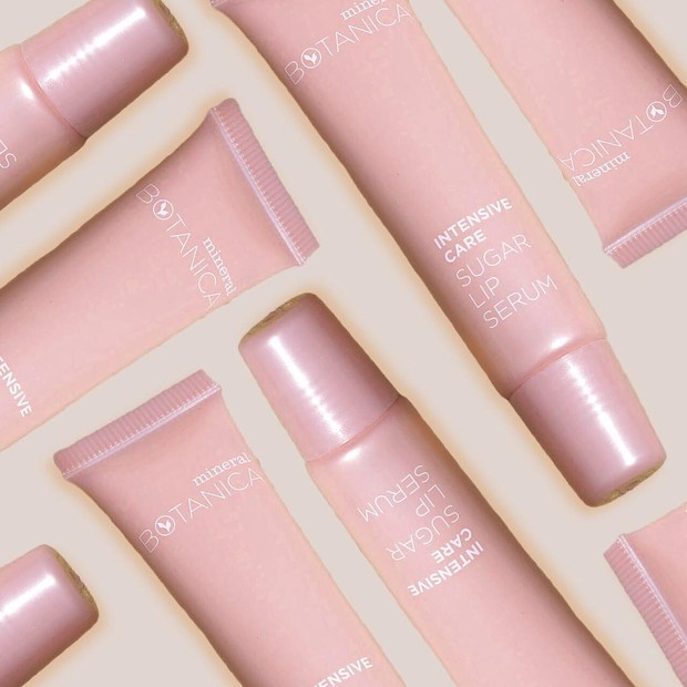 Lip Serum/instagram.com/mineralbotanica Membuat bibir lebih cerah alami dapat diatasi dengan lip serum yang mampu memberikan nutrisi dengan baik.
