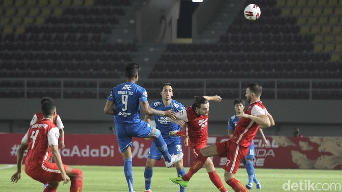 Persija Jakarta menjadi juara Piala Menpora 2021 usai menaklukkan Persib Bandung di dua leg pertandingan final.