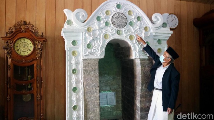 Tak hanya menjadi saksi penyebaran Islam di Tanah Jawa, Masjid Sunan Muria memiliki beragam kisah lain yang menarik untuk ditelusuri. Penasaran?