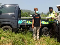 Mobil Pick Up Tabrak 3 Pejalan Kaki di Sukabumi, Satu Orang Tewas