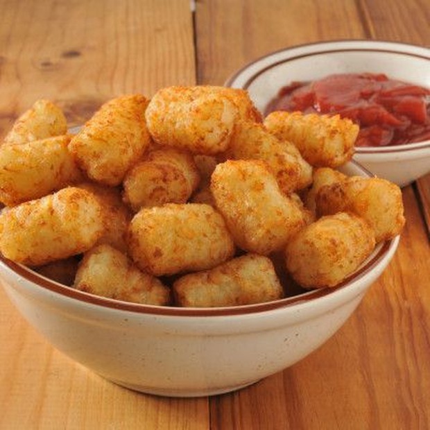 Tater Tots/pinterest.com/farmersalmanac Selain digunakan sebagai camilan, tater tots juga enggak kalah enak dan mengenyangkan untuk menu sahur di rumah.
