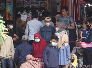 Jelang Lebaran, Warga Bandung Serbu Pusat Perbelanjaan