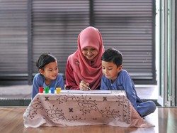 7 Tips Melatih Anak Disabilitas Pendengaran Ala Kemendikbudristek
