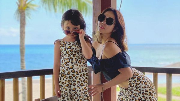 Adu Gaya 2 Single Mom Bersama Anak, Gisella Anastasia VS Ayu Ting Ting