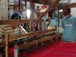 Tenun Ikat Khas Lamongan Mulai Menggeliat Saat Ramadhan