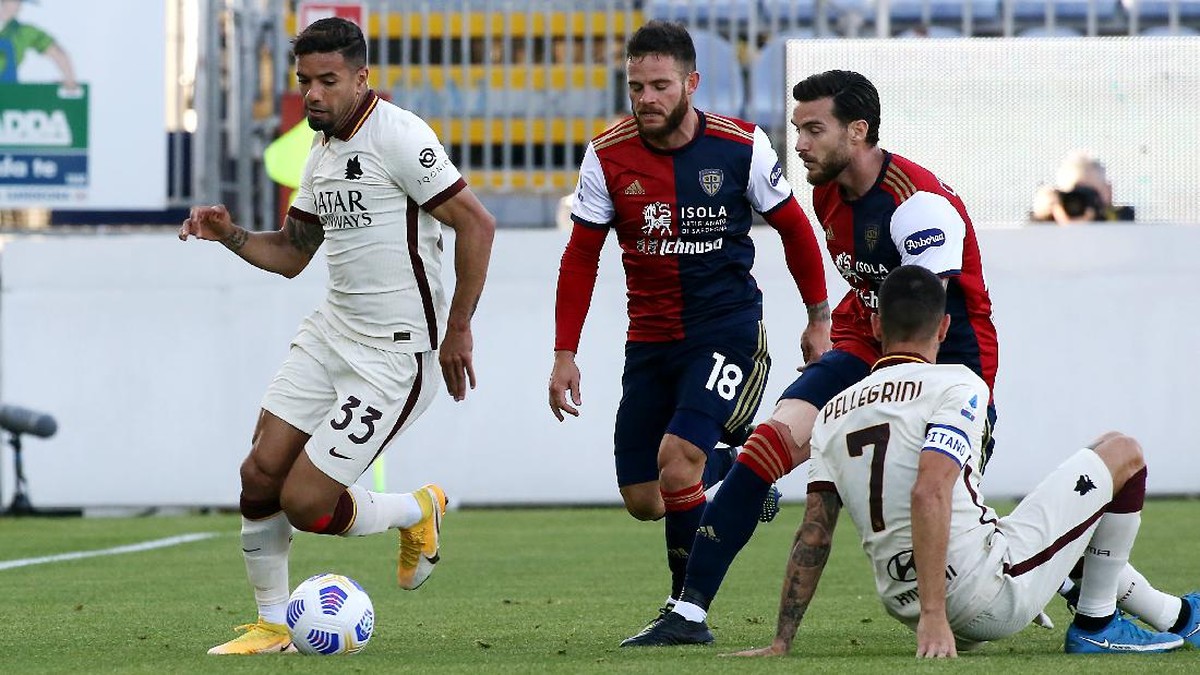 AS Roma kalah 2-3 di markas Cagliari dalam lanjutan Liga Italia (Foto: Getty Images/Enrico Locci)