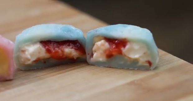 Foto: Mooncake Snow Skin/youtube.com/devinahermawan Resep Mooncake Tanpa Oven