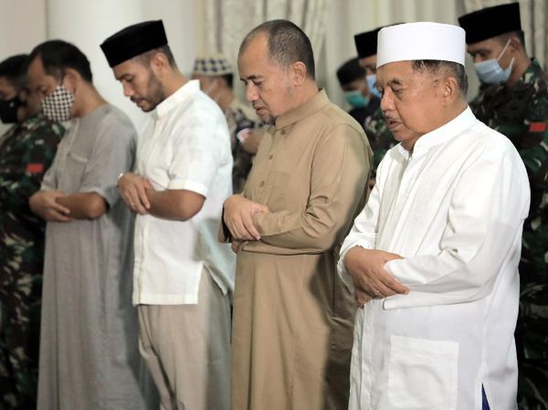 Momen JK Salat Gaib untuk Awak KRI Nanggala-402