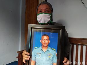 Kenangan Keluarga Kru KRI Nanggala Kapten Heri: Lebaran Mau Pulang Kenangan Keluarga Kru KRI Nanggala Kapten Heri: Lebaran Mau Pulang