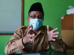 Ustaz Abdul Somad dan Fatimah Az Zahra Berhalangan Rapak di KUA Jombang