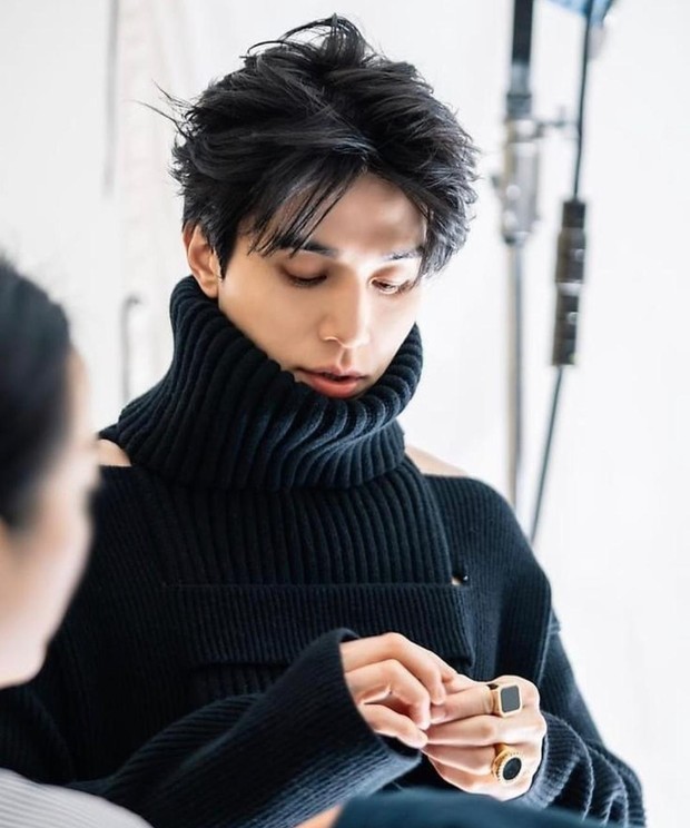 Tahun lalu, aktor tampan ini berhasil memerankan peran rubah ekor sembilan dalam drama Tale Of The Nine Tailed.