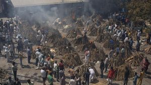 Potret Ngerinya Kasus COVID-19 India! Tembus 18 Juta, Krematorium Kerja 24 Jam