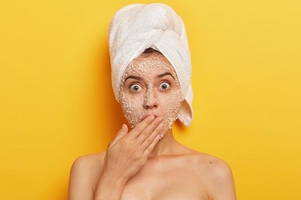 Menggabungkan Physical dengan Chemical Exfoliate/Foto : freepik.com Menggabungkan Physical dengan Chemical Exfoliate
