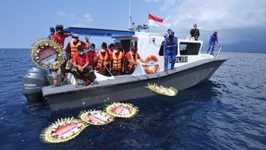 Momen Tabur Bunga Untuk KRI Nanggala 402