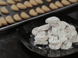 Resep Kue Putri Salju Mete dan Jerman yang Manis dan Renyah