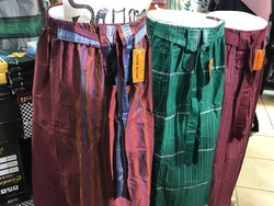 Ini Sarung Celana, Model Sarung Kekinian Bermotif Songket untuk Lebaran 2021