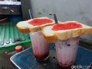 Sluurp! Gurih Segar Es Santan Ketan Hitam Tanimbar Legendaris