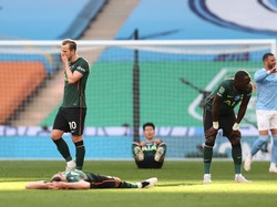 Tottenham Perpanjang Puasa Gelar