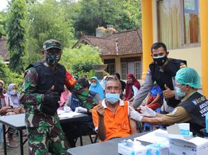 Aparat TNI, Polri dan Pemda Lombok Barat Terapkan Vaksinasi Mobile