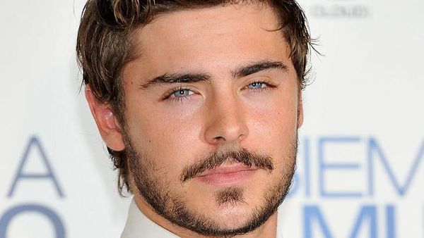 10 Foto Transformasi Zac Efron, dari Imut Sampai Kini Diduga Oplas
