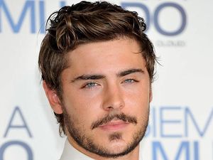 10 Foto Transformasi Zac Efron, dari Imut Sampai Kini Diduga Oplas 10 Foto Transformasi Zac Efron, dari Imut Sampai Kini Diduga Oplas