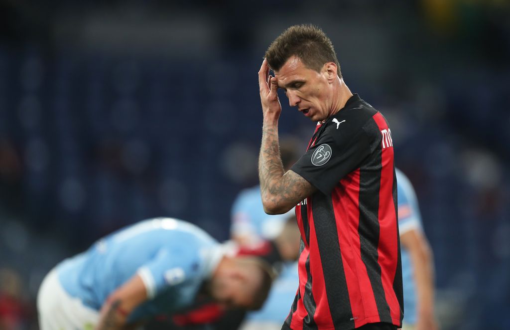 ROME, ITALY - APRIL 26: Mario Mandzukic of A.C. Milan looks dejected during the Serie A match between SS Lazio and AC Milan at Stadio Olimpico on April 26, 2021 in Rome, Italy. Sporting stadiums around Italy remain under strict restrictions due to the Coronavirus Pandemic as Government social distancing laws prohibit fans inside venues resulting in games being played behind closed doors. (Photo by Paolo Bruno/Getty Images)
