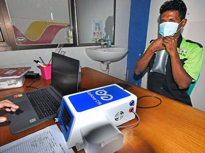 Ada Layanan Tes GeNose Gratis Nih di Terminal Serang Banten