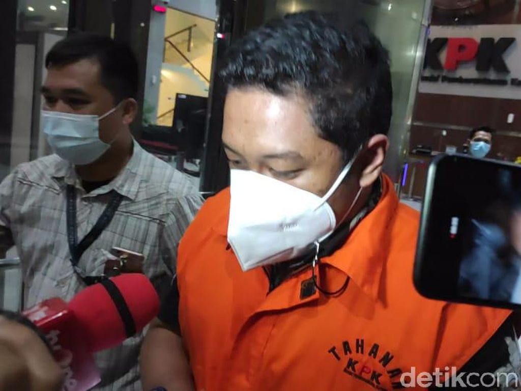 Penyidik KPK AKP Robin Tersangka Suap Akui Reset Ponsel Penyidik KPK AKP Robin Tersangka Suap Akui Reset Ponsel