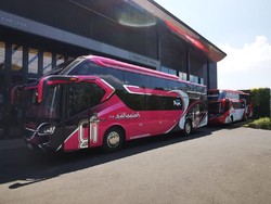 Bus Suites Class Laksana Tampil Segar dengan Desain Selendang Baru