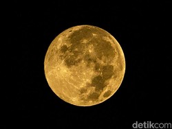 Penampakan Supermoon Warnai Langit di Penjuru Dunia