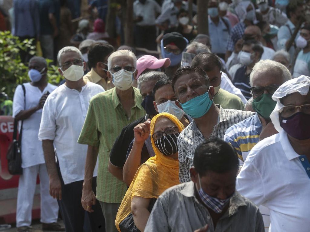 Tolak Divaksin COVID-19, Warga Satu Desa di India Kabur dan Lompat ke Sungai Tolak Divaksin COVID-19, Warga Satu Desa di India Kabur dan Lompat ke Sungai