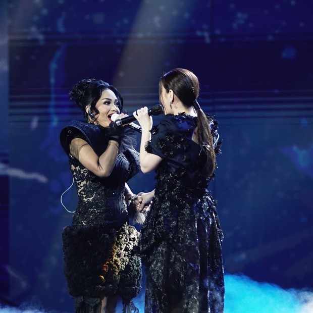 Krisdayanti dan Melissa/instagram.com/ananghijau/ Krisdayanti dan Melissa