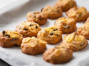 Resep Kue Cornflakes dan Kismis yang Renyah Legit Resep Kue Cornflakes dan Kismis yang Renyah Legit