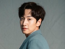 Lee Kwang Soo Ngaku Pernah Oplas, Kegep Netizen di Klinik Bedah Plastik