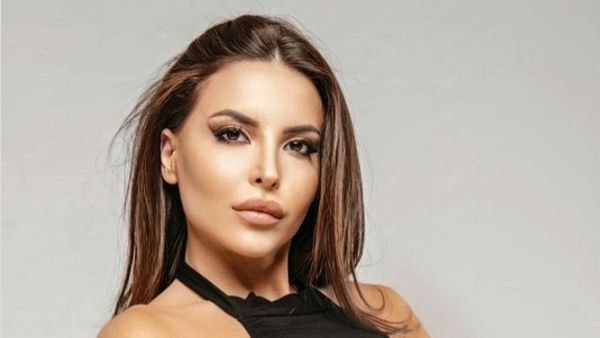 9 Foto Model Seksi yang Dirumorkan Sebagai Pacar Rahasia Mbappe